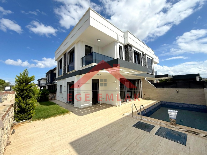 Didim'de Satılık 3+1 Yazlık Villa