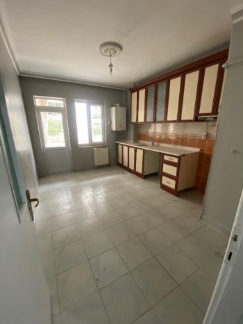 GÜVENAY - ÇORUM BUHARAEVLER MAH. 5. CADE ARKASI KİRALIK DAİRE