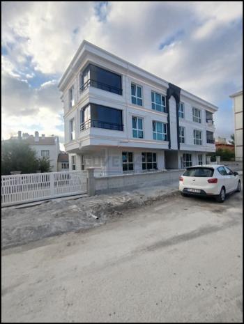 GÜVENAY - ÇORUM BAHÇELİEVLER MAH.CUMARTESİ PAZARI CİVARI  2+1 SATILIK DAİRE