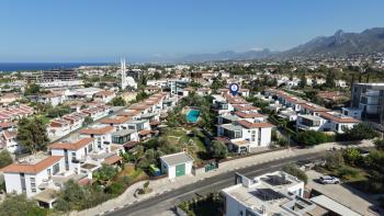 Kıbrıs Girne Doğanköy Bölgesinde Site İçerisinde Satılık Lüx 3+1 Müstakil Villa