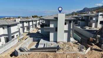 Kıbrıs Girne Alsancak Bölgesinde 380 M2 Arsa Alanı İçerisinde Satılık Lüks 4+1 Modern Mimari Villa 