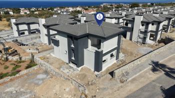 Kıbrıs Girne Alsancak Bölgesinde Alsancak Milli Parkına 500 Metre Mesafede 380 M2 Arsa Alanı İçerisinde Satılık Lüks 4+1  Villa