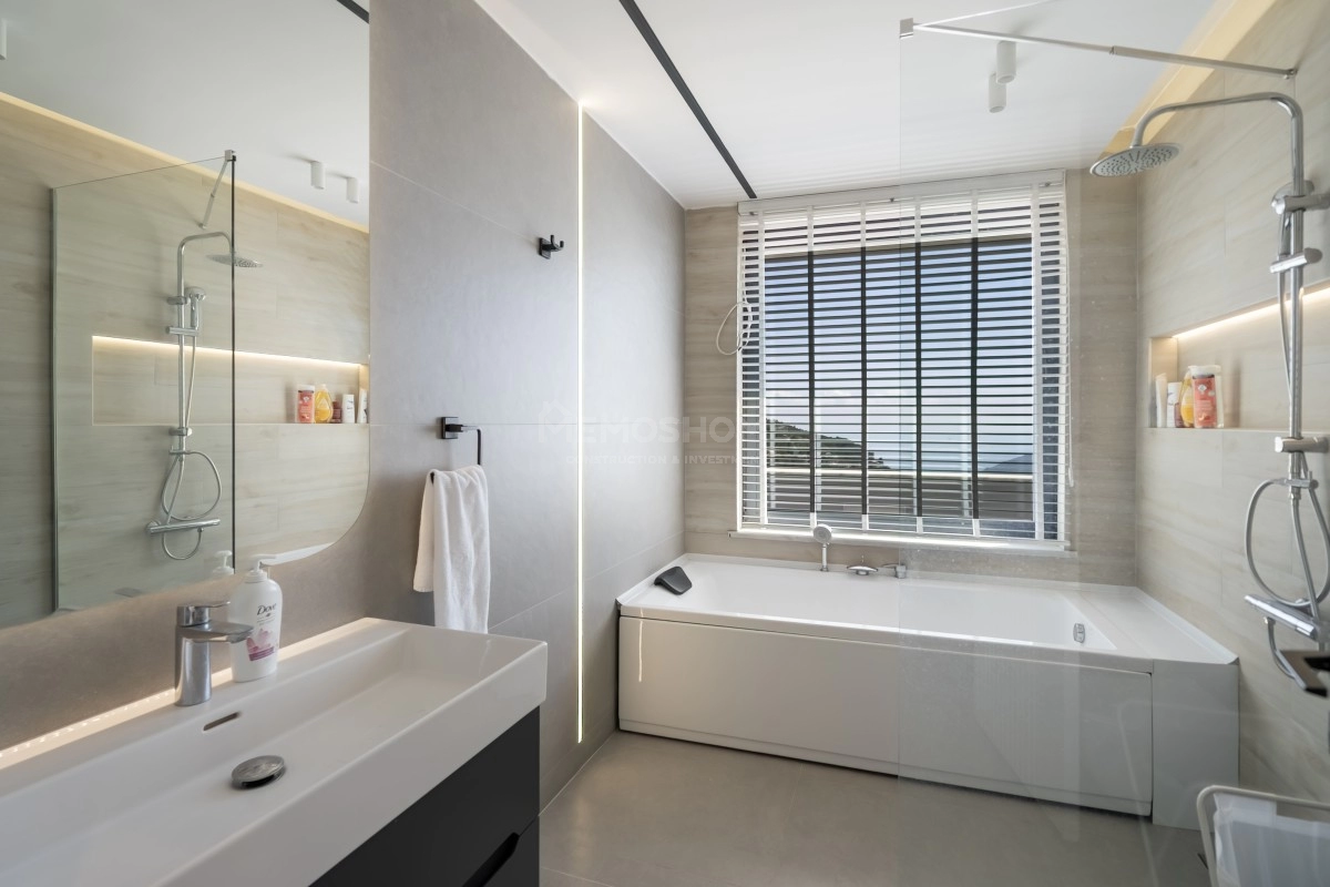 Luksusvilla med havutsikt