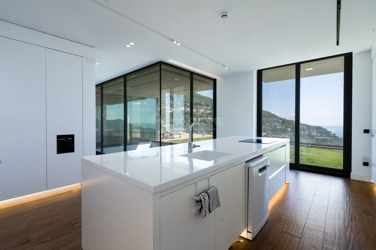 Luksusvilla med havutsikt