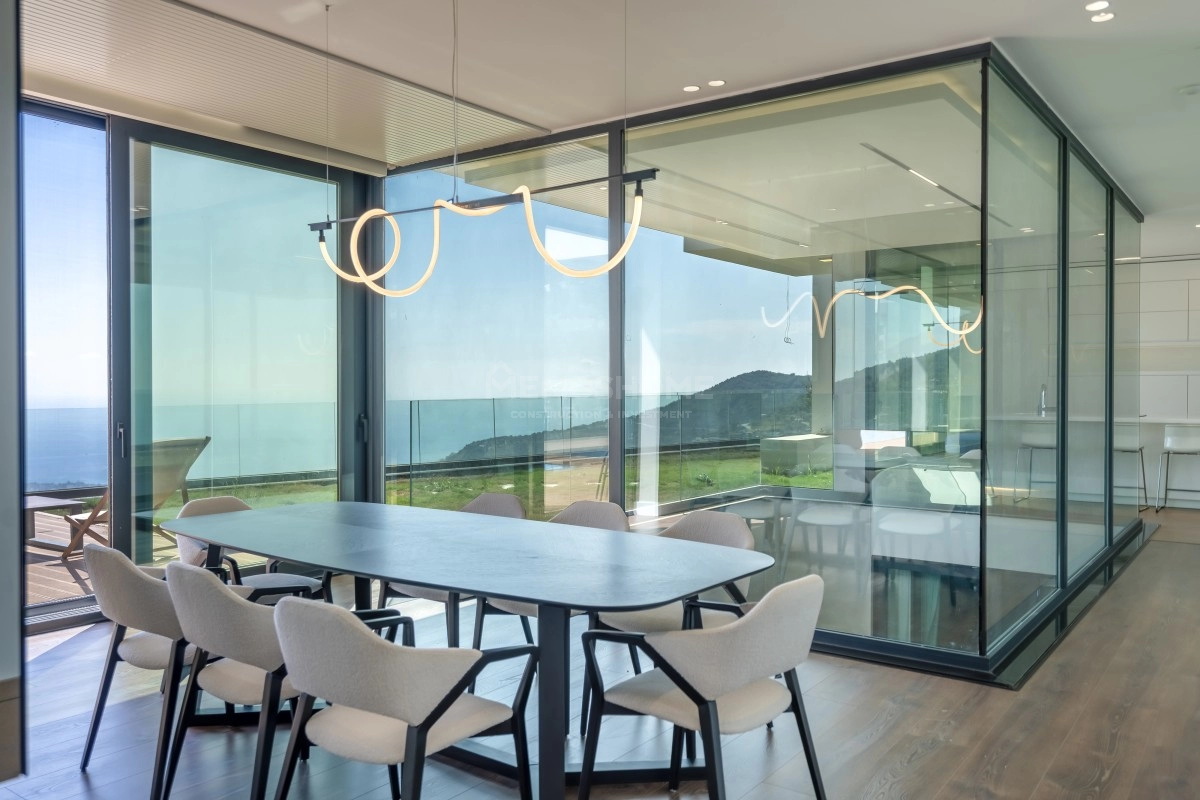 Luksusvilla med havutsikt