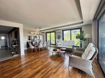 Evka3'te Bornova Koleji Yakını, LÜKS Daireler