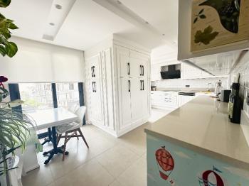 Evka3'te Bornova Koleji Yakını, LÜKS Daireler