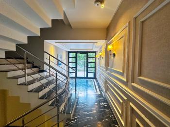 Evka3'te Bornova Koleji Yakını, LÜKS Daireler