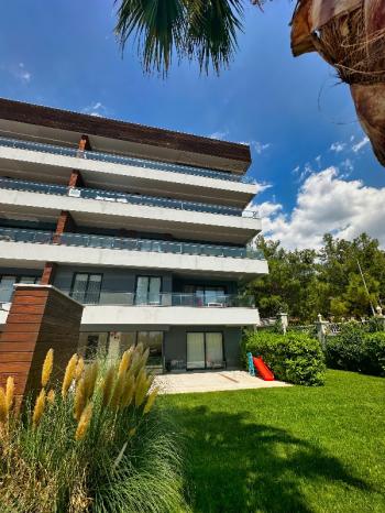 Evka3'te Bornova Koleji Yakını, LÜKS Daireler