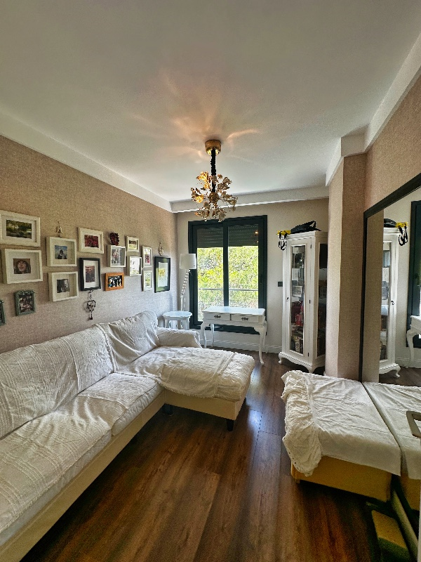 Evka3'te Bornova Koleji Yakını, LÜKS Daireler