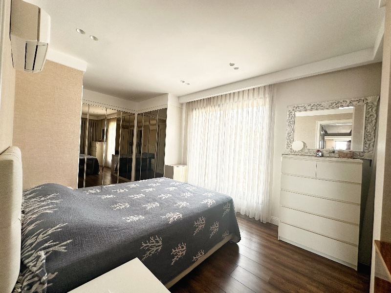 Evka3'te Bornova Koleji Yakını, LÜKS Daireler