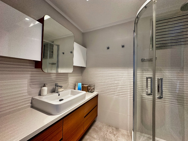 Evka3'te Bornova Koleji Yakını, LÜKS Daireler