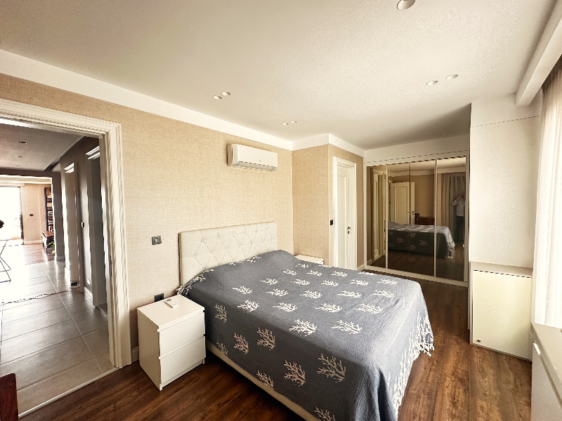 Evka3'te Bornova Koleji Yakını, LÜKS Daireler