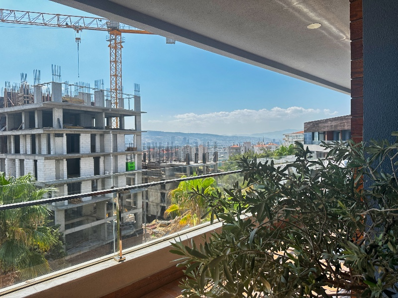 Evka3'te Bornova Koleji Yakını, LÜKS Daireler