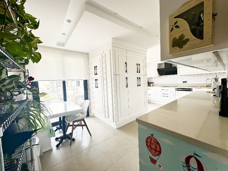 Evka3'te Bornova Koleji Yakını, LÜKS Daireler