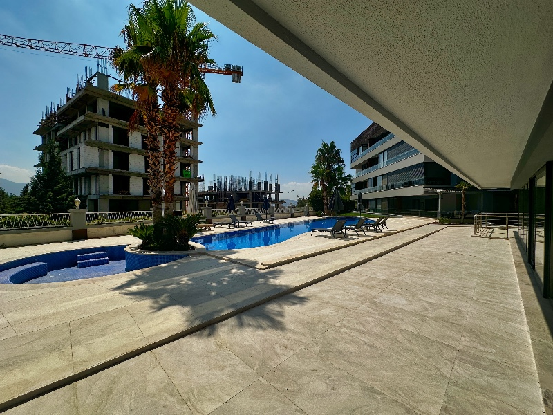 Evka3'te Bornova Koleji Yakını, LÜKS Daireler