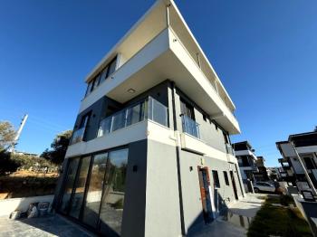 Didim'de Satılık 3+1 Deniz Manzaralı Villa
