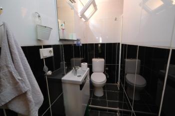 KARABAĞLAR YENİ METRO YAKINI DAİRE FİYATINA 3 KATLI BİNA