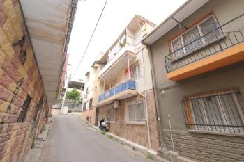 KARABAĞLAR YENİ METRO YAKINI DAİRE FİYATINA 3 KATLI BİNA