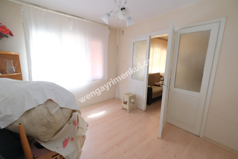 KARABAĞLAR YENİ METRO YAKINI DAİRE FİYATINA 3 KATLI BİNA