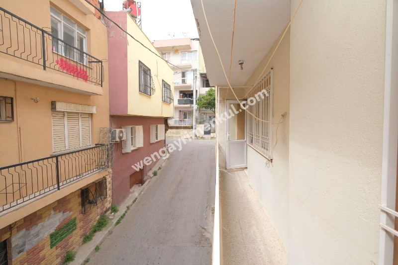 KARABAĞLAR YENİ METRO YAKINI DAİRE FİYATINA 3 KATLI BİNA