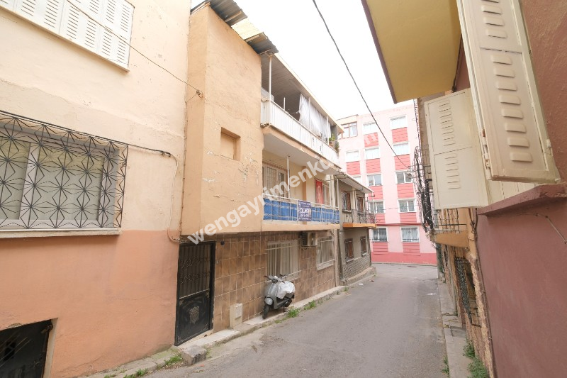 KARABAĞLAR YENİ METRO YAKINI DAİRE FİYATINA 3 KATLI BİNA