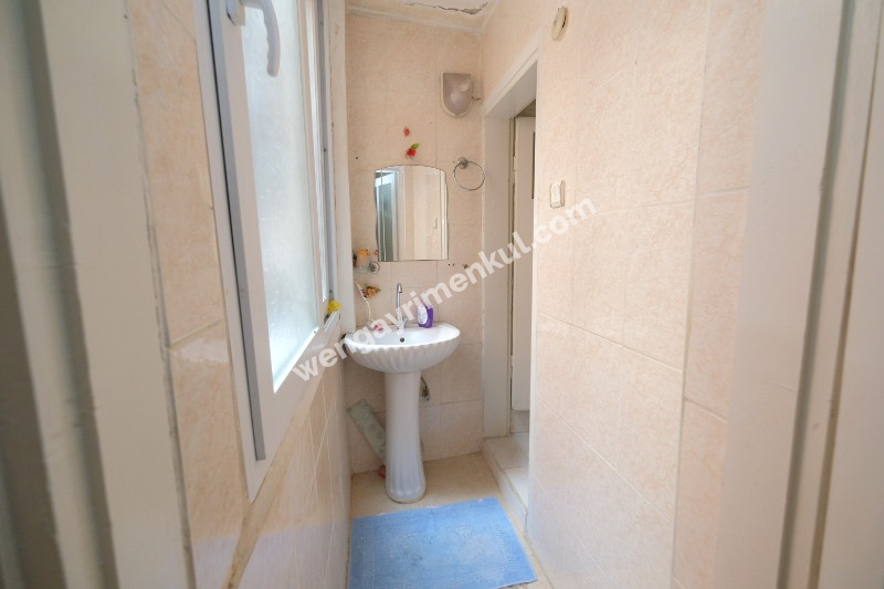 KARABAĞLAR YENİ METRO YAKINI DAİRE FİYATINA 3 KATLI BİNA