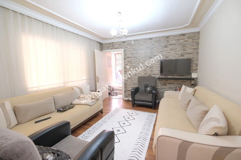 KARABAĞLAR YENİ METRO YAKINI DAİRE FİYATINA 3 KATLI BİNA