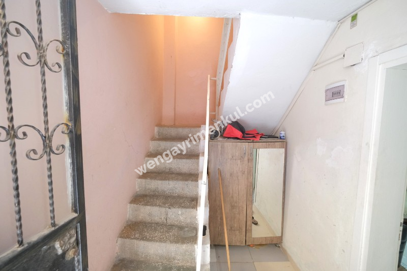 KARABAĞLAR YENİ METRO YAKINI DAİRE FİYATINA 3 KATLI BİNA