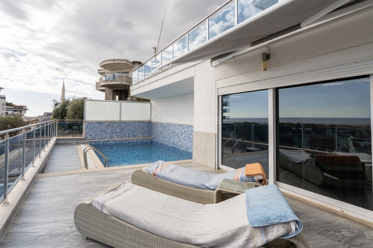 Deniz Manzaralı Lüks Cikcilli Villa