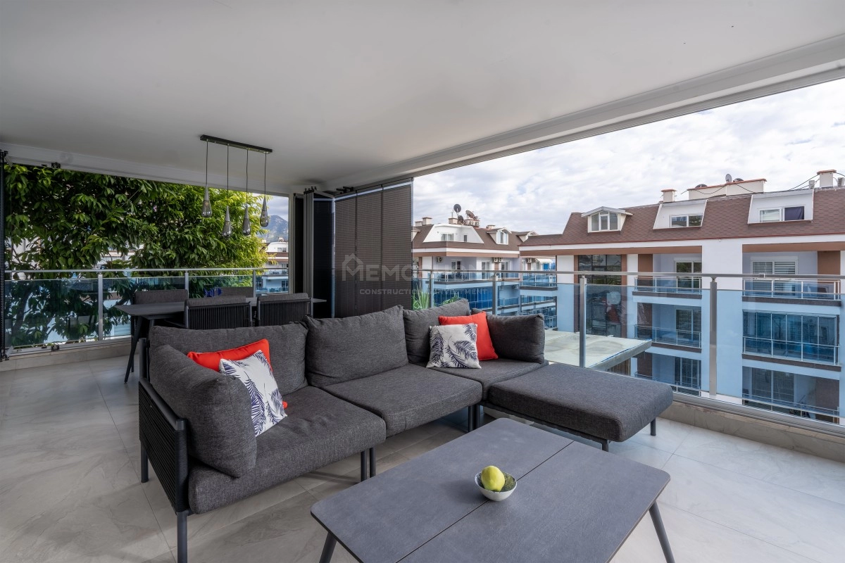 Deniz Manzaralı Lüks Cikcilli Villa