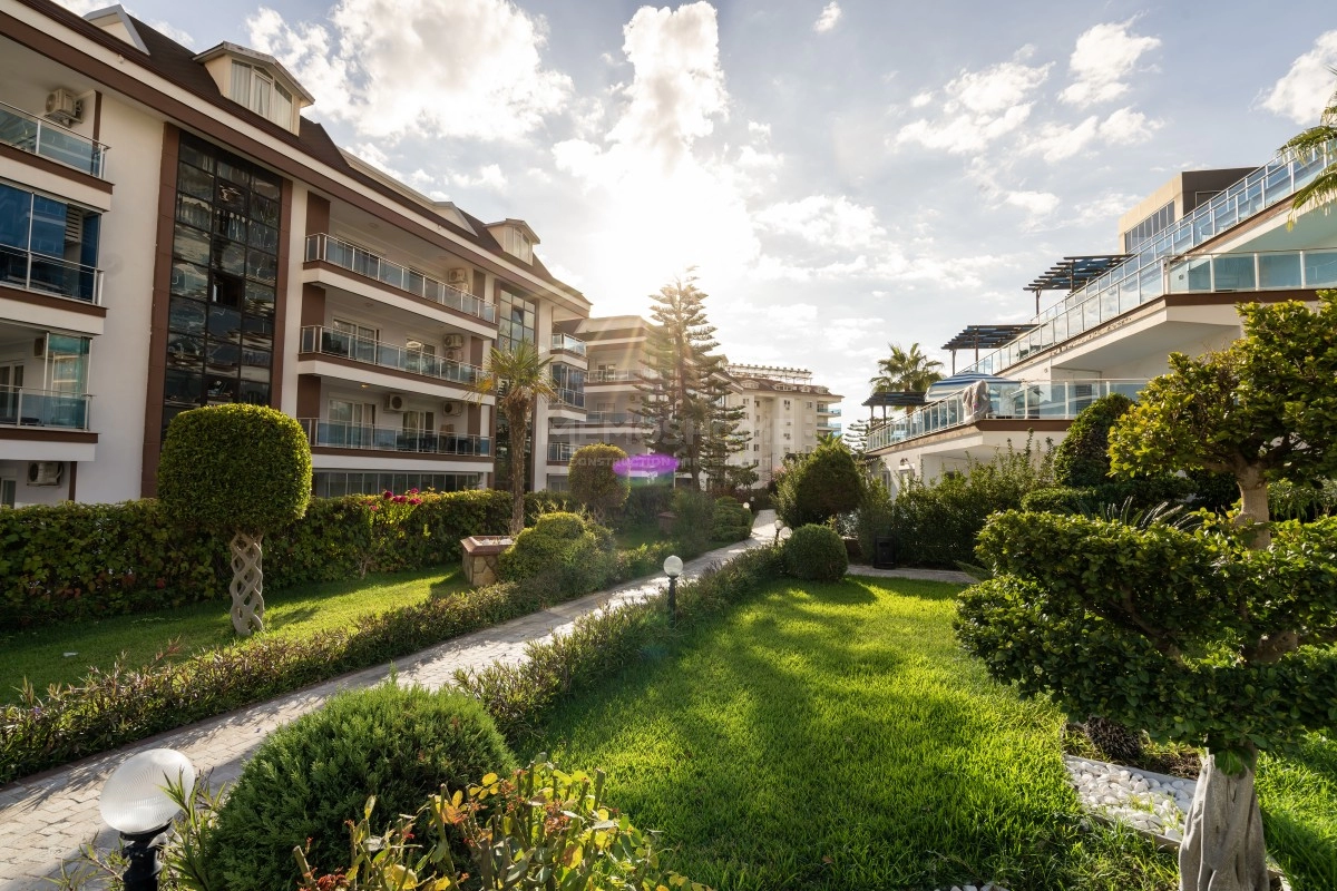 Deniz Manzaralı Lüks Cikcilli Villa