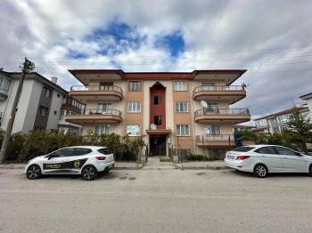 AFYON ÜÇOK EMLAKTAN MAREŞAL F ÇAKMAK MAH SATILIK 3+1 125M² ARAKAT DAİRE