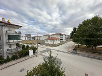 AFYON ÜÇOK EMLAKTAN MAREŞAL F ÇAKMAK MAH SATILIK 3+1 125M² ARAKAT DAİRE