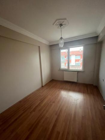AFYON ÜÇOK EMLAKTAN ESENTEPE MAH SATILIK 3+1 3 KAT DAİRE