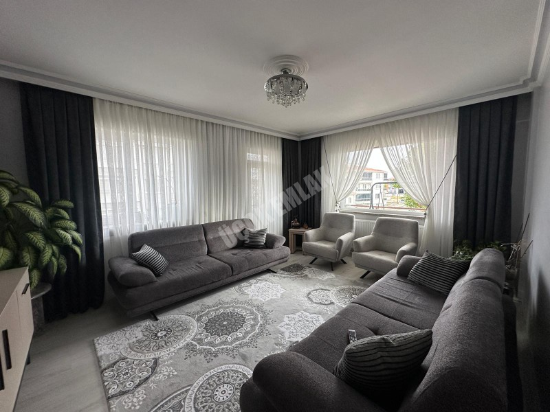 AFYON ÜÇOK EMLAKTAN MAREŞAL F ÇAKMAK MAH SATILIK 3+1 125M² ARAKAT DAİRE