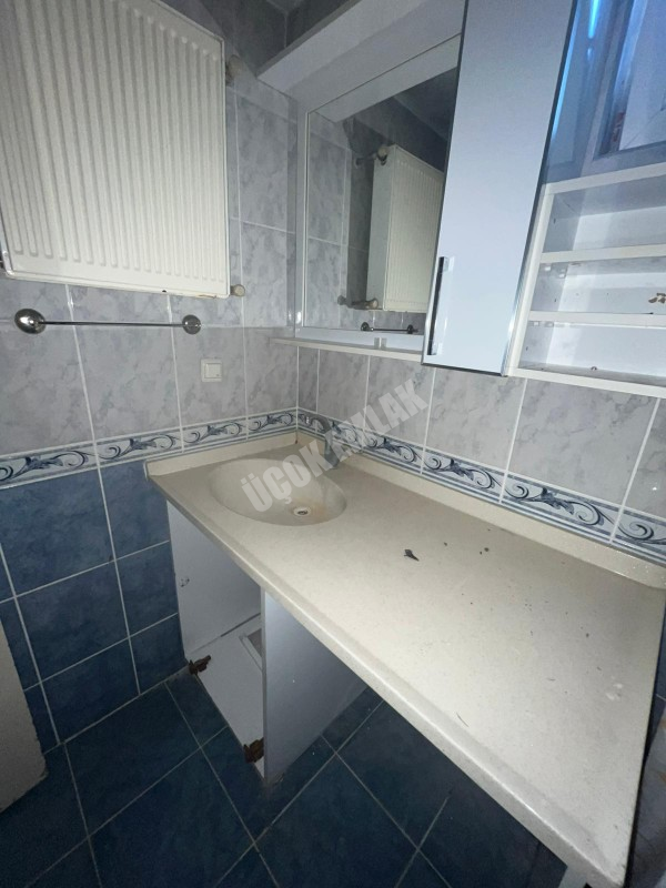 AFYON ÜÇOK EMLAKTAN ESENTEPE MAH SATILIK 3+1 3 KAT DAİRE