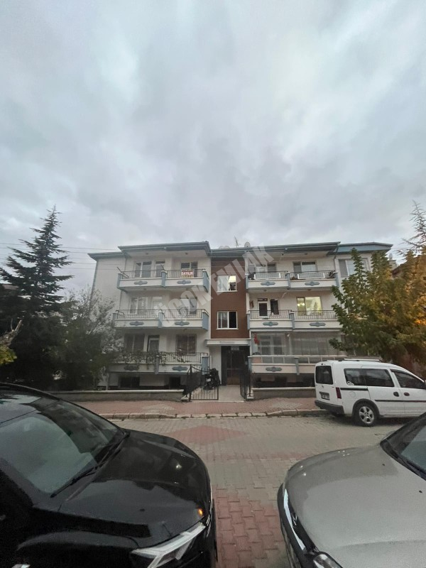 AFYON ÜÇOK EMLAKTAN ESENTEPE MAH SATILIK 3+1 3 KAT DAİRE