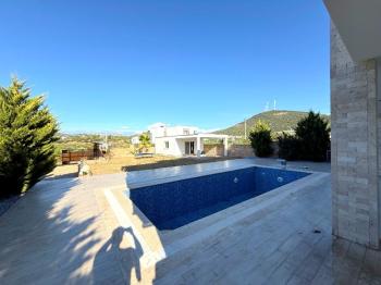 Didim Yeşiltepede Satılık Eşyalı 4+1 Villa