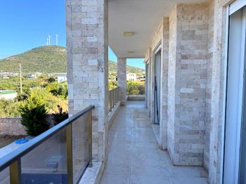 Didim Yeşiltepede Satılık Eşyalı 4+1 Villa