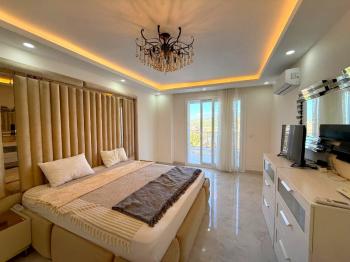 Didim Yeşiltepede Satılık Eşyalı 4+1 Villa