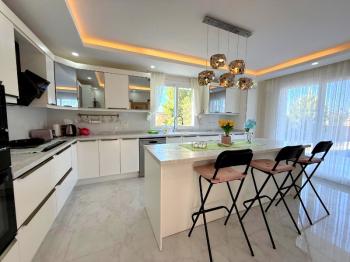 Didim Yeşiltepede Satılık Eşyalı 4+1 Villa