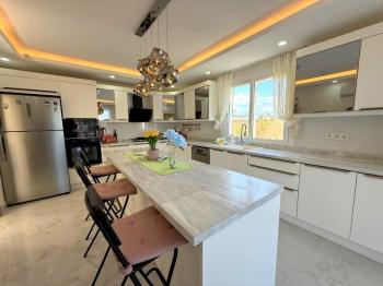 Didim Yeşiltepede Satılık Eşyalı 4+1 Villa