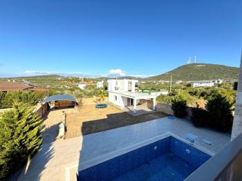 Didim Yeşiltepede Satılık Eşyalı 4+1 Villa