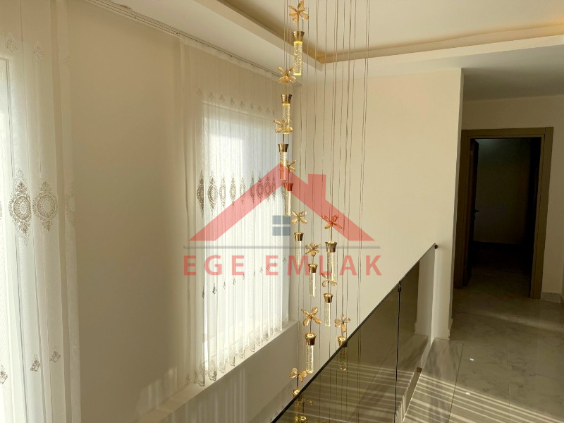 Didim Yeşiltepede Satılık Eşyalı 4+1 Villa