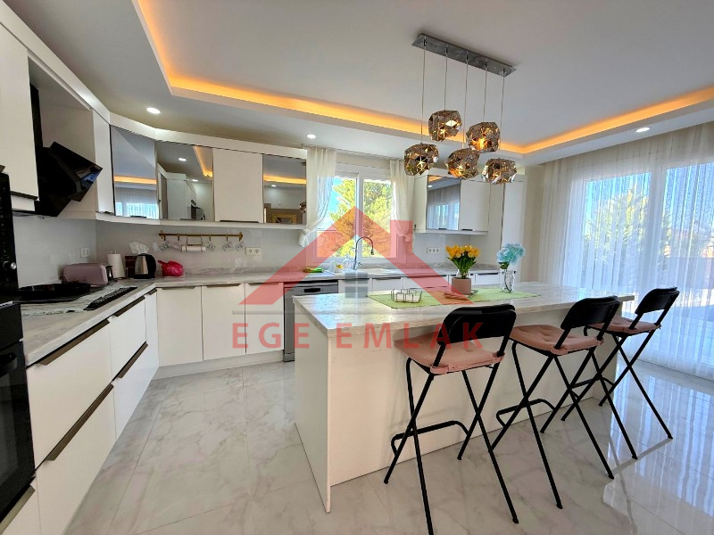 Didim Yeşiltepede Satılık Eşyalı 4+1 Villa