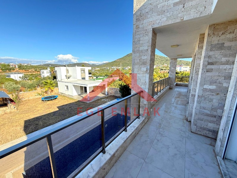 Didim Yeşiltepede Satılık Eşyalı 4+1 Villa