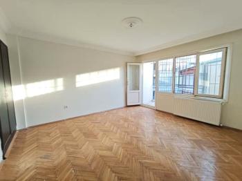 HATAY MERKEZİ LOKASYONDA GENİŞ SALON 3+1 SATILIK DAİRE