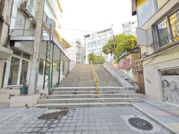 HATAY MERKEZİ LOKASYONDA GENİŞ SALON 3+1 SATILIK DAİRE