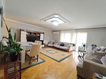 KARŞIYAKA’NIN MERKEZİ BAHÇELİEVLER’DE GENİŞ 3+1 DAİRE 